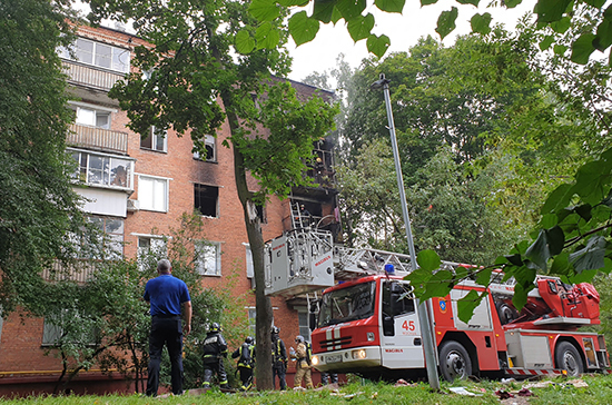 Прокуратура проведет проверку по факту взрыва и пожара в жилом доме в Москве