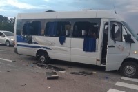 Депутат Верховной Рады сообщил об обстреле радикалами автобуса с оппозиционерами