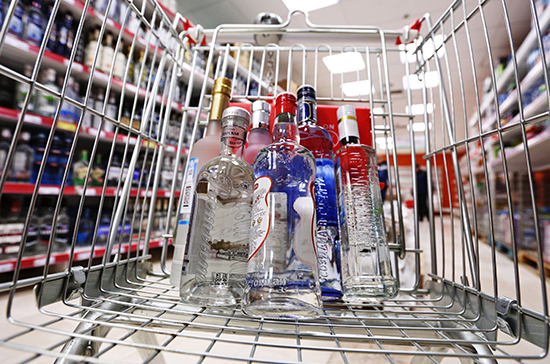 МВД не поддержало законопроект об онлайн-продаже алкоголя, сообщили СМИ 