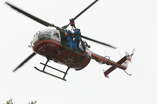 Потерявшихся в горах под Сочи туристов эвакуировали на вертолёте