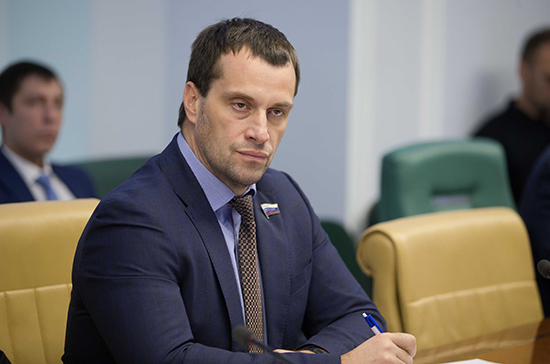 Губернатор Югры продлила полномочия Исакова в качестве сенатора