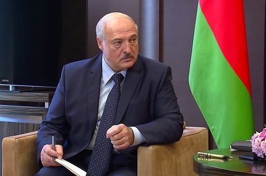Лукашенко: Белоруссии нужно «теснее держаться со старшим братом»