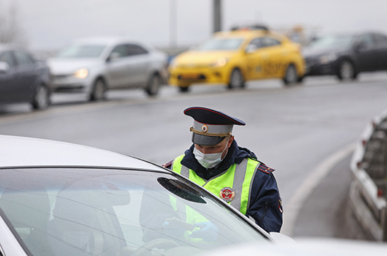 Эксперт раскритиковал идею разрешить гражданам ЕАЭС водить такси по национальным правам