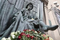 В Москве открыли памятник режиссёру Евгению Вахтангову