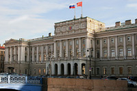 В Мариинском дворце наградили петербургских медиков