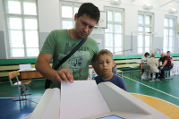 «Справедливая Россия» предлагает запретить размещать избирательные участки в школах