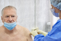 Владимир Жириновский сделал второй укол вакцины от COVID-19