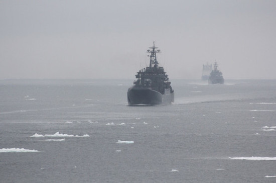 Балтфлот назвал причины столкновения рефрижератора с российским кораблём