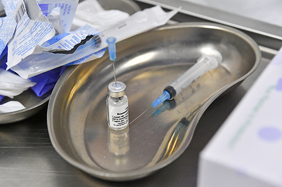 Иностранцам разрешили тестировать вакцину от коронавируса
