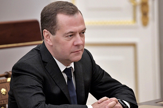 Медведев поручит проработать вопрос об упрощении процедуры установки пандусов в домах