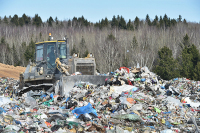 Компании по сбору отходов в 19 российских регионах могут прекратить работу