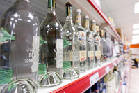 Эксперт: во время пандемии россияне стали чаще употреблять крепкий алкоголь