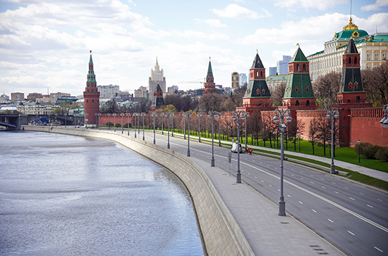 В Москве не планируют останавливать программы развития города на фоне пандемии