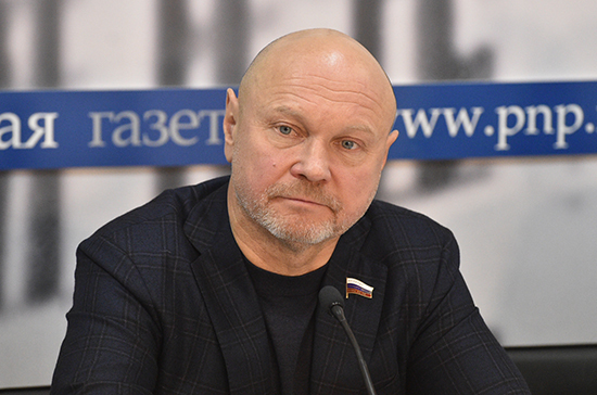 Введение цифрового рубля в России неизбежно, считает депутат Катасонов