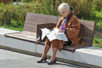 Роспотребнадзор рекомендовал пожилым россиянам реже посещать общественные места