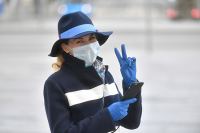 Эксперт оценил эффективность зимних перчаток для защиты от коронавируса