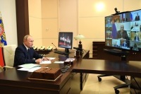 Путин призвал регионы при необходимости развернуть дополнительные койки для больных COVID-19