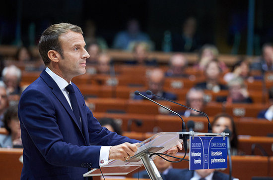 Президент Франции созывает заседание Совета по обороне на фоне терактов
