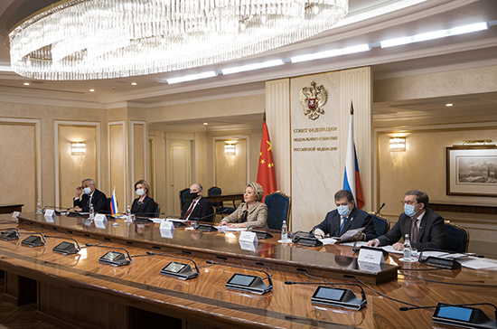 Матвиенко предложила парламентариям РФ и Китая совместно защищать память о Второй мировой войне