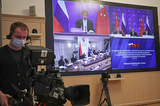 Спикер парламента КНР: Россия и Китай продвигают сотрудничество по борьбе с COVID-19
