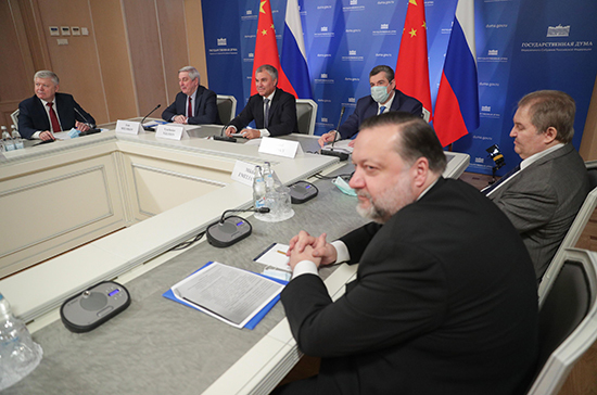 Володин: Россия и Китай должны законодательно противостоять попыткам иностранного вмешательства 