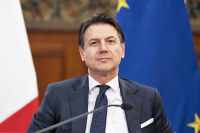 Премьер Италии: в стране будут ограничены передвижения в позднее время суток