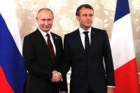 Путин и Макрон заинтересованы в углублении сотрудничества в борьбе с COVID-19