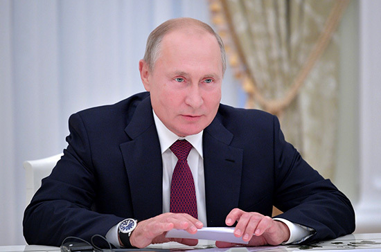 Владимир Путин призвал избежать политизации вопросов борьбы с COVID-19