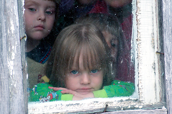 Комитет Госдумы поддержал проект об ограничении внесудебного изъятия детей