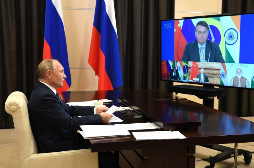 Кремль: Путину не хватает живого общения с людьми