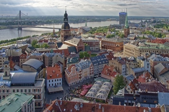 Президент Латвии призвал ввести жесткие ограничения из-за коронавируса