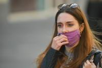 В Латвии будут штрафовать за отказ носить маски во время пандемии 