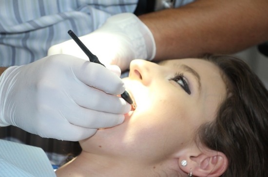 СМИ: коронавирус может привести к выпадению зубов