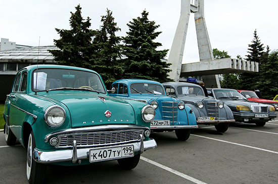 74 года назад в Москве собрали первый легковой автомобиль «Москвич-400»