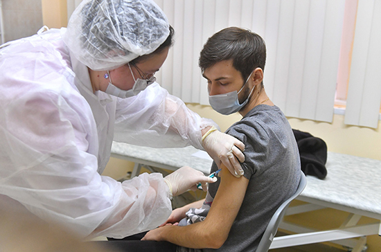 Вакцинация от COVID-19 во всех регионах России начнётся до конца недели