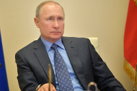 Путин поручил удвоить медикам выплаты за борьбу с COVID-19 в новогодние дни