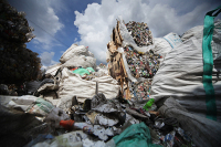 Китай прекратил импорт твёрдых отходов