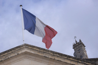 Во Франции ужесточили меры по COVID-19