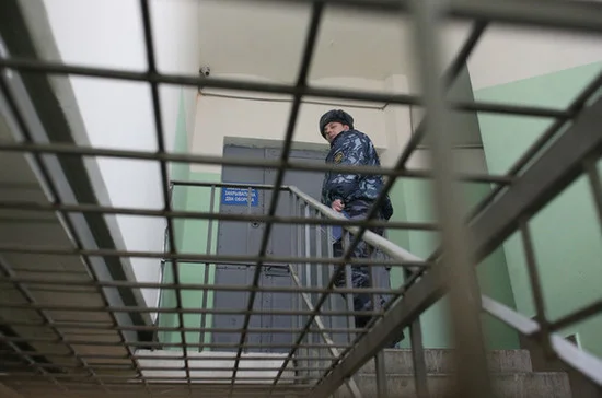 Предельный возраст службы сотрудников тюрем предлагают повысить