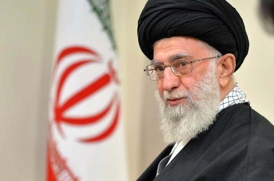 Хаменеи запретил ввозить в Иран американские и британские вакцины от COVID-19