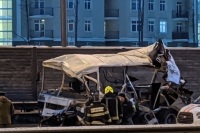 В Подмосковье арестовали водителя грузовика, врезавшегося в колонну военных автобусов
