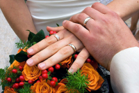 В сейме Латвии вызвало скандал предложение считать брак союзом мужчины и женщины