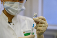 Массовая вакцинация от коронавируса начнется в России 18 января