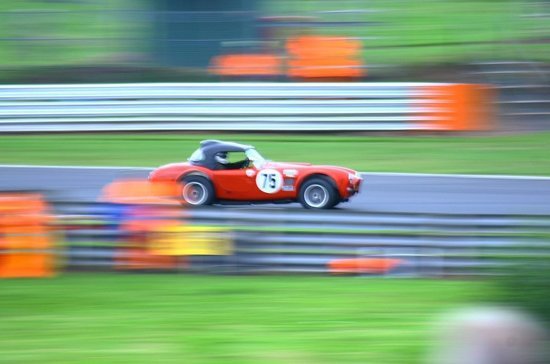 Когда стартовала первая женская автогонка