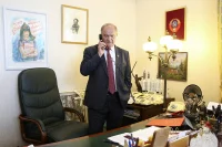 Сын потомственных учителей, лидер КПРФ Геннадий Зюганов в 60-х решил продолжить отцовское дело и поступил на физико-математический факультет Орловского педагогического института. Вуз он окончил с отличием, а после некоторое время преподавал в альма-матер. Фото: Пресс-служба Государственной Думы