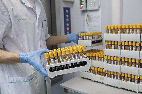 Пекин вводит еженедельное тестирование на коронавирус для особых категорий