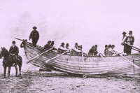 Спасательная шлюпка впервые пришла на помощь тонущим морякам 231 год назад