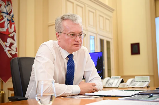 Президент Литвы обсудил с бизнесменами, как возобновить работу в условиях пандемии
