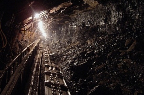В Кузбассе на шахте приостановили добычу угля после гибели горняка