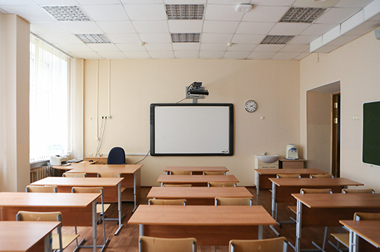 Из-за морозов и COVID-19 в России закрылись более 10 школ